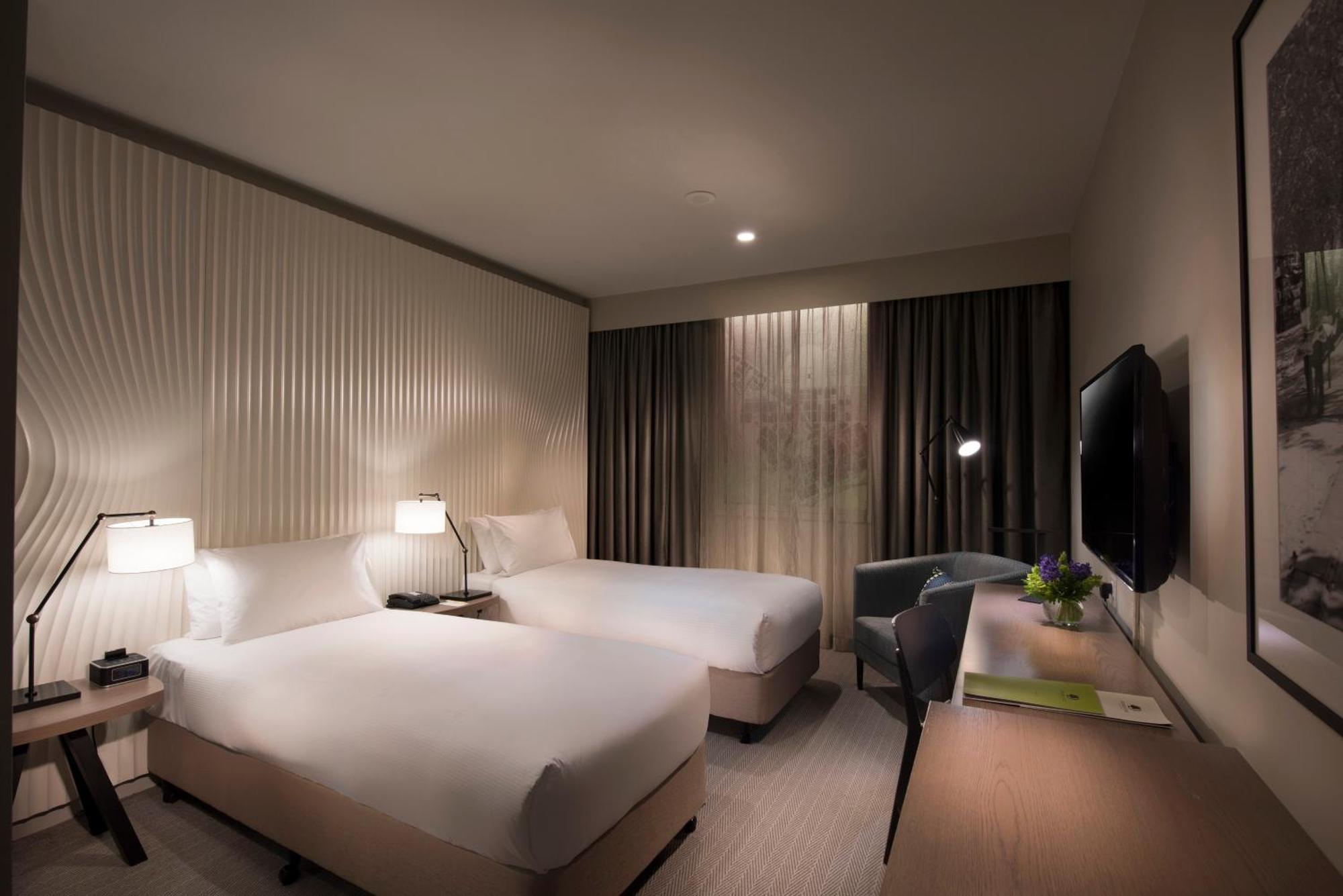 Doubletree By Hilton Melbourne Hotel Exterior photo